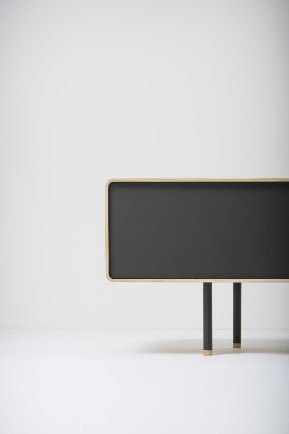 Gazzda Fina Lowboard - Houten TV meubel (200x45x48)
